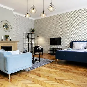 Cubistic Eliska / Jewish Quarter / Old Town Apartment Prag