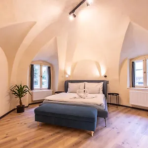 Locals Monastery Apartment Prag